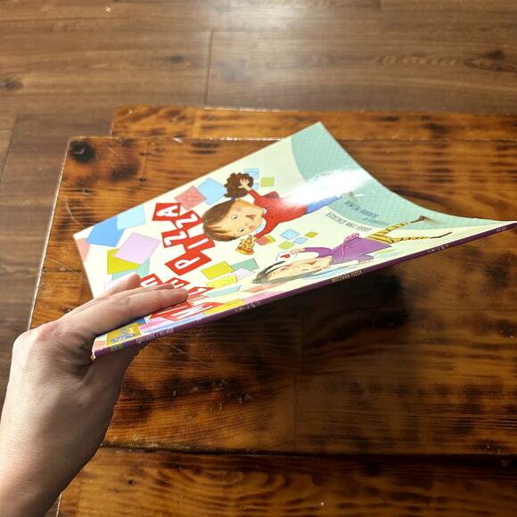 PJ Library Mitzvah Pizza Jewish Paperback Book - Picture 9 of 9